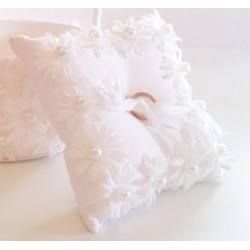 Daisy n Pearl Ring Pillow