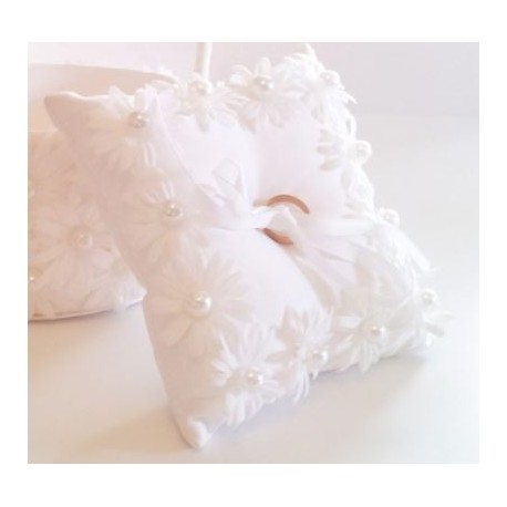 Daisy n Pearl Ring Pillow Daisy n Pearl Ring Pillow