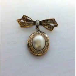 Lover's Bow Locket